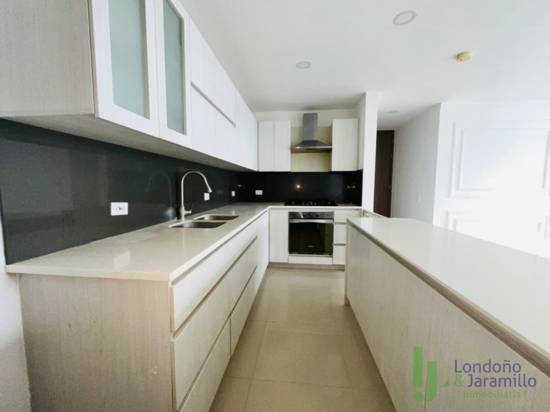 Apartamento en Arriendo en Loma De Los Benedictinos