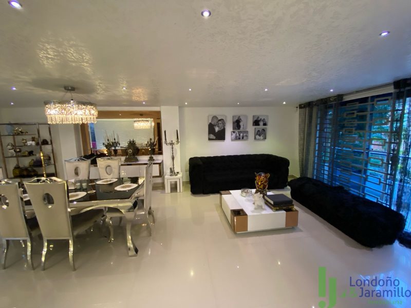 Casa en Venta en Laureles