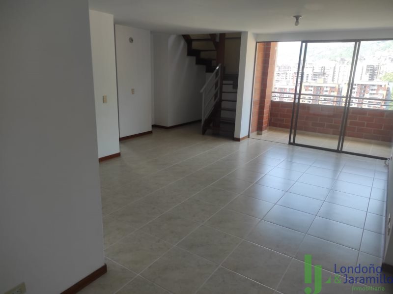 Apartamento en Venta en Loma De Los Bernal
