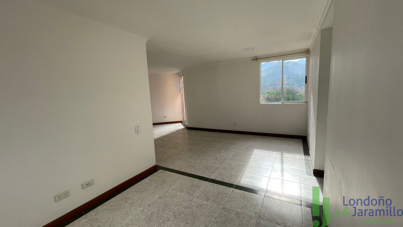 Apartamento en Venta en Loma De Los Bernal