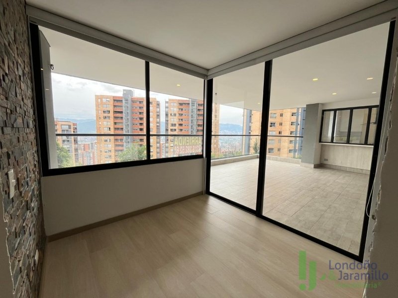 Apartamento en Arriendo en Loma De Las Brujas